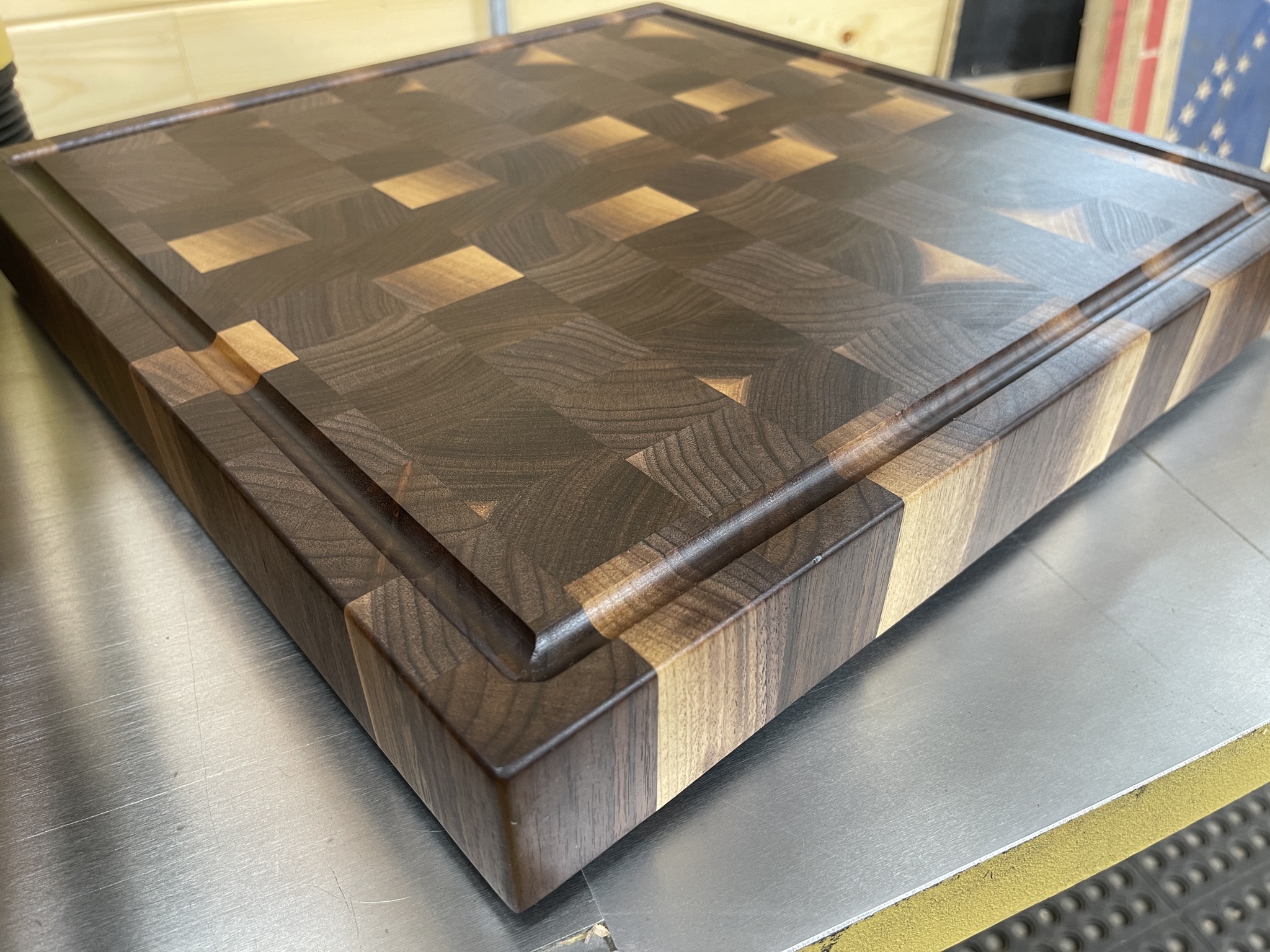 Square End Grain Cutting Board (2"x16"x16")